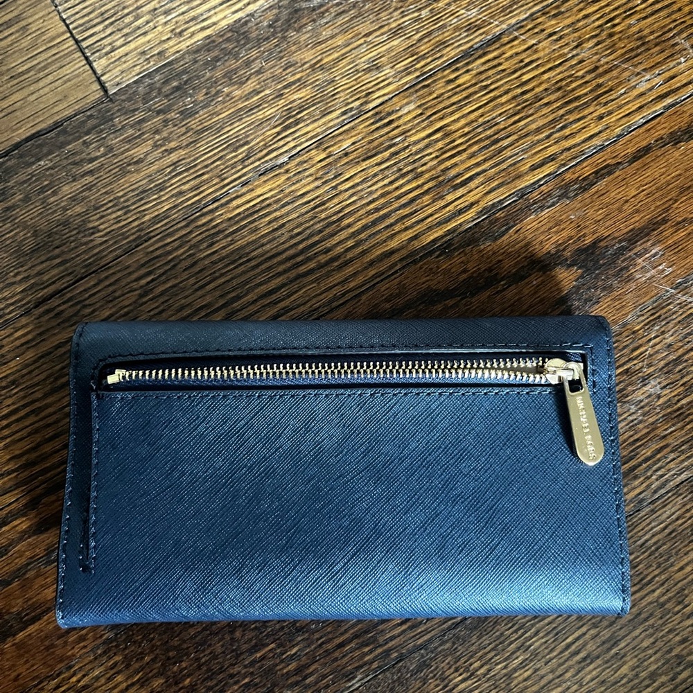 Michael Kors wallet - Picture 6 of 7